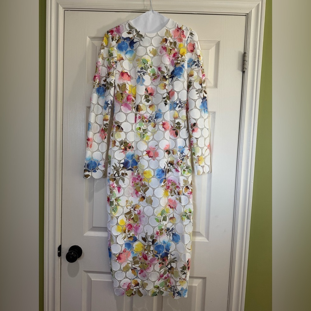 MONIQUE LHUILLIER
Floral-Print Lace Midi Dress
MSRP $2,995 usd - Picture 7 of 13